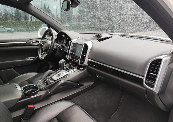 Porsche Cayenne cena 154900 przebieg: 105000, rok produkcji 2017 z Katowice małe 781